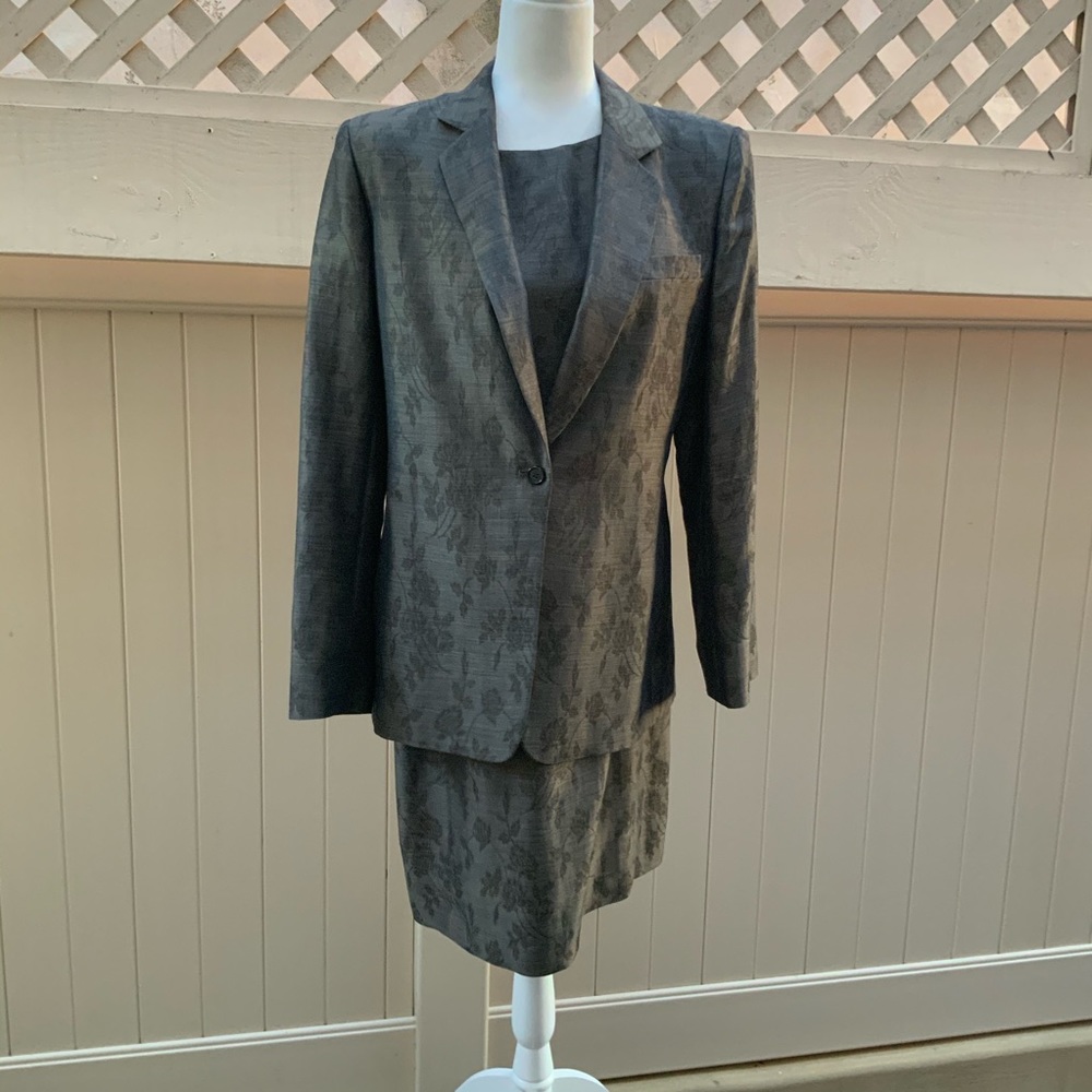 NWT Lafayette New York 148 2 Pc. Classic Suit USA